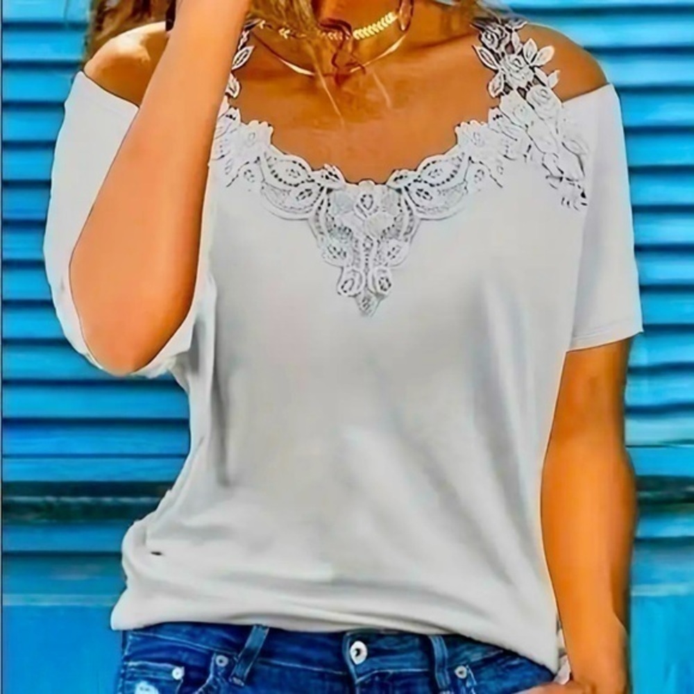Women’s Off The Shoulder Floral Print Short Sleeve Knit Top - Size L - NWT